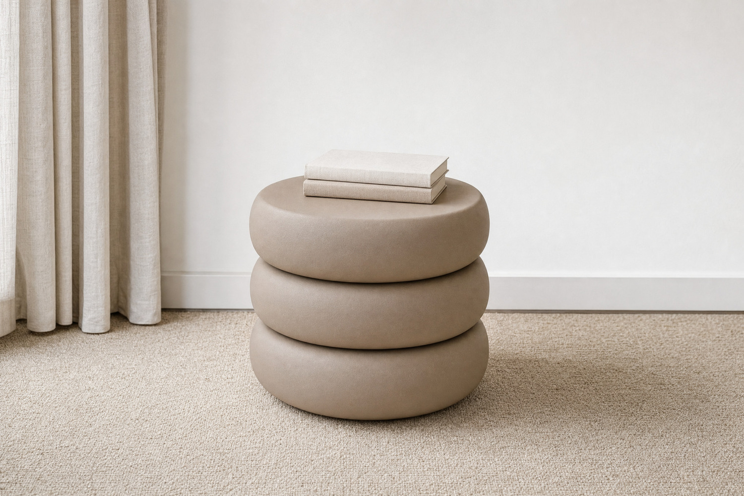 Beistelltisch Vela in Taupe mit Büchern